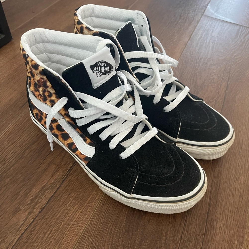 Women’s Hi top Vans size 7.5